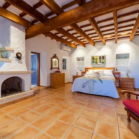 Finca Ses Cuarterades *