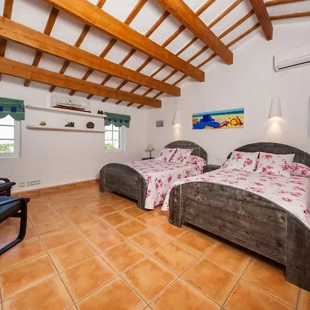 ヴィラ Finca Ses Cuarterades *