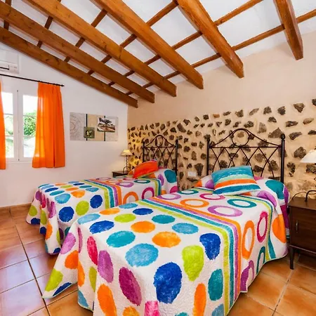 Finca Ses Cuarterades Villa *